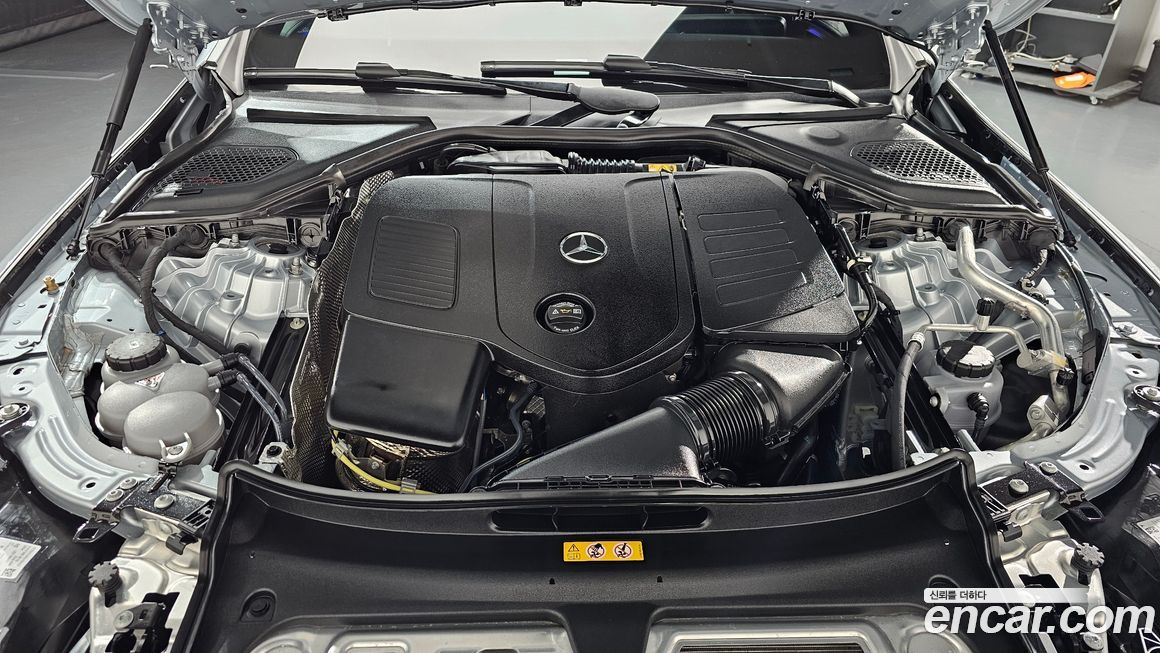 Mercedes-Benz E-Class 2024