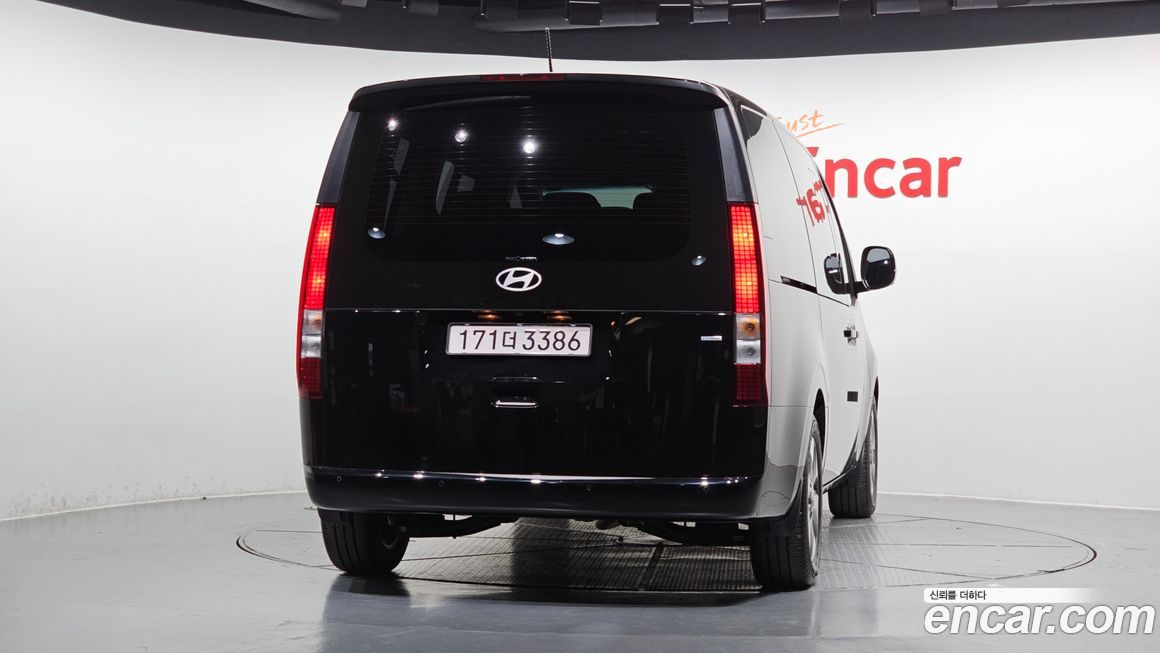Hyundai Staria 2025