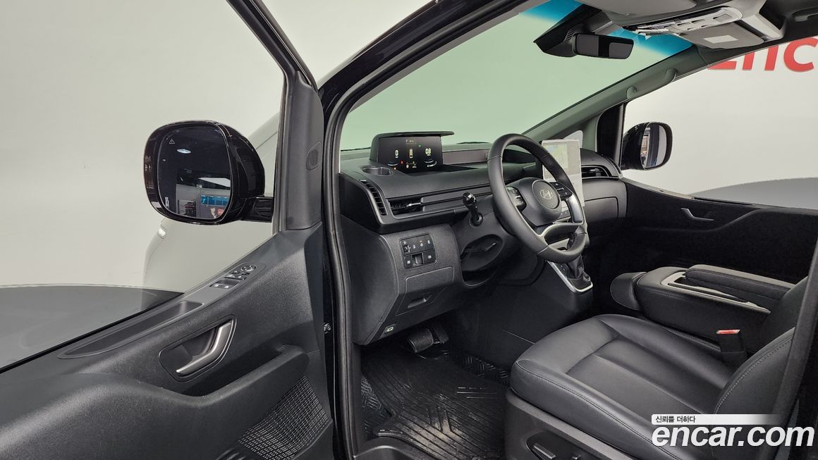 Hyundai Staria 2025