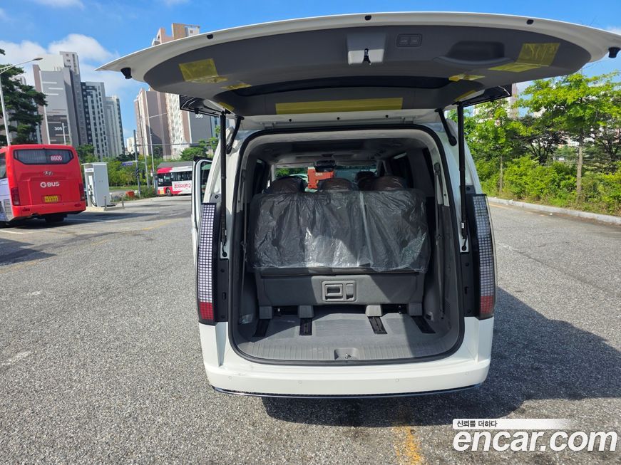 Hyundai Staria 2025