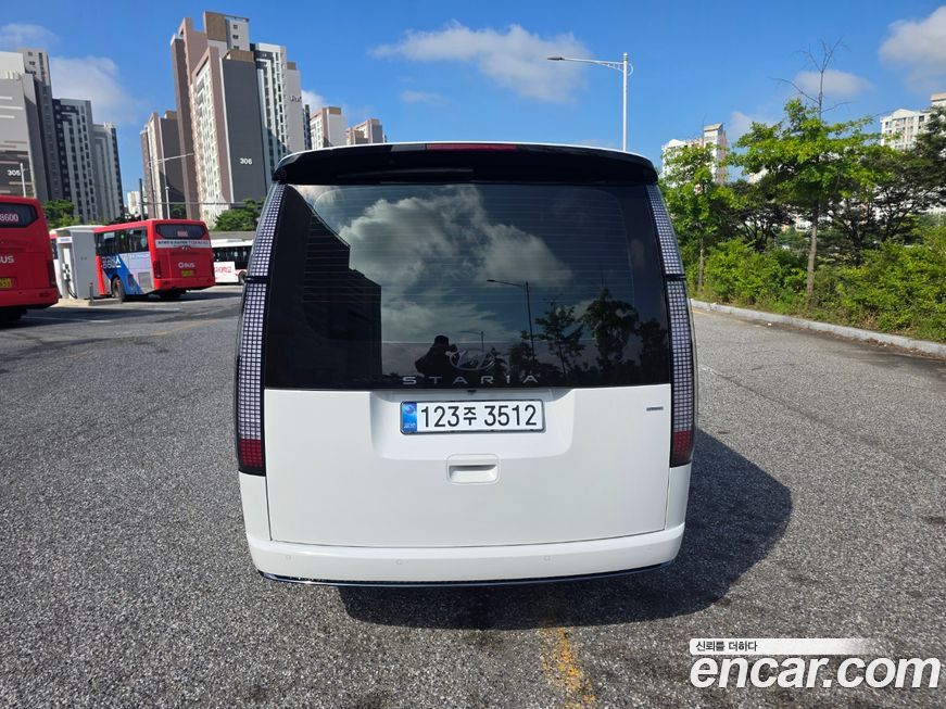 Hyundai Staria 2025