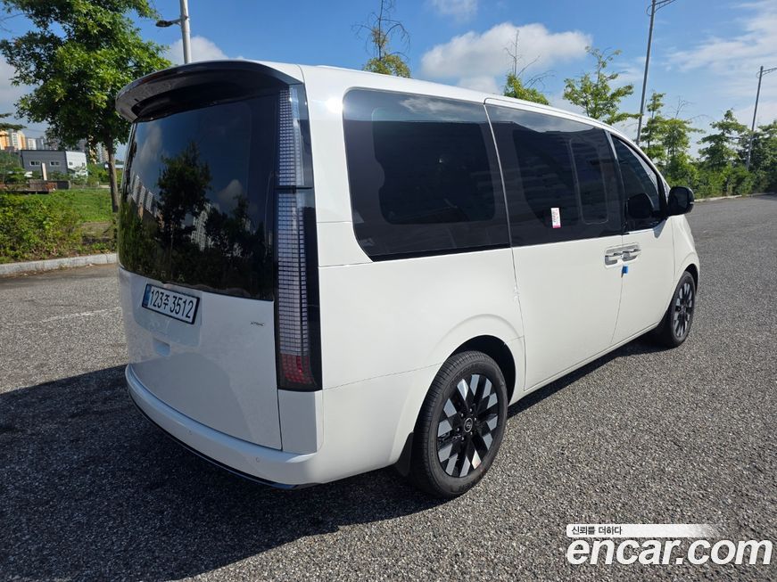 Hyundai Staria 2025
