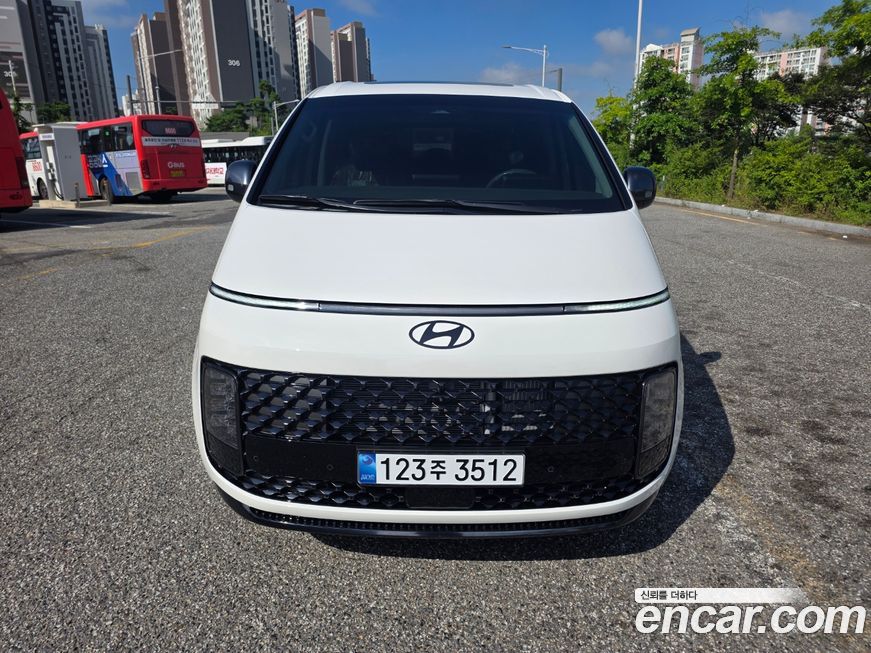 Hyundai Staria 2025