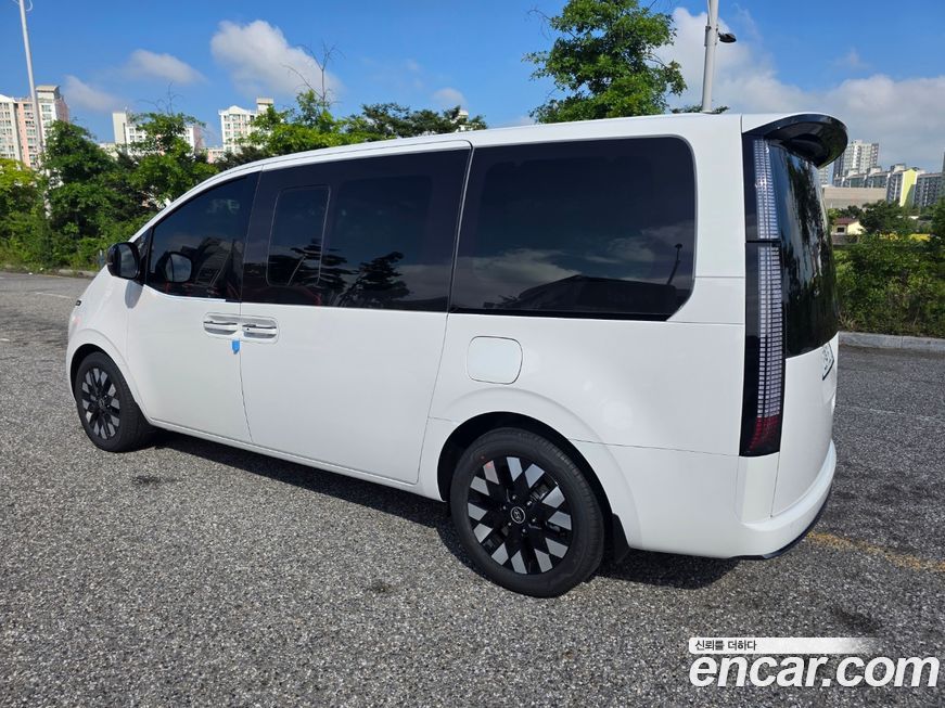 Hyundai Staria 2025