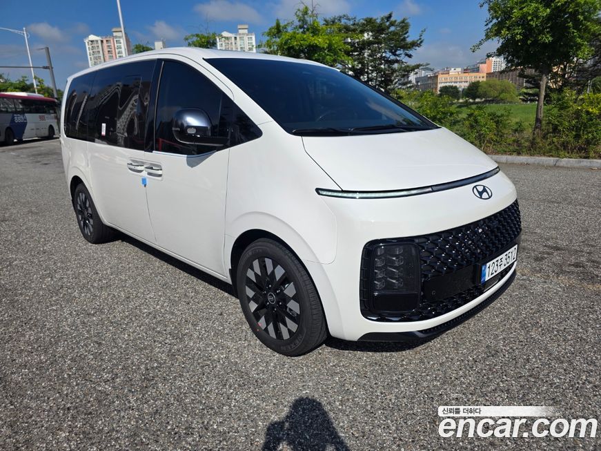 Hyundai Staria 2025