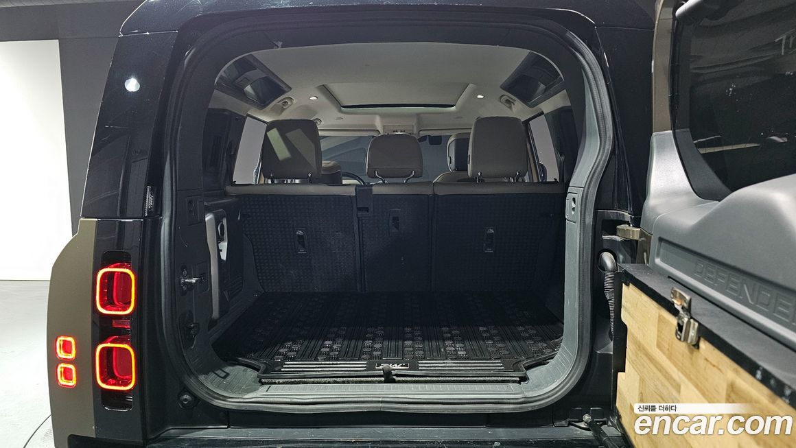 Land Rover Defender 2022