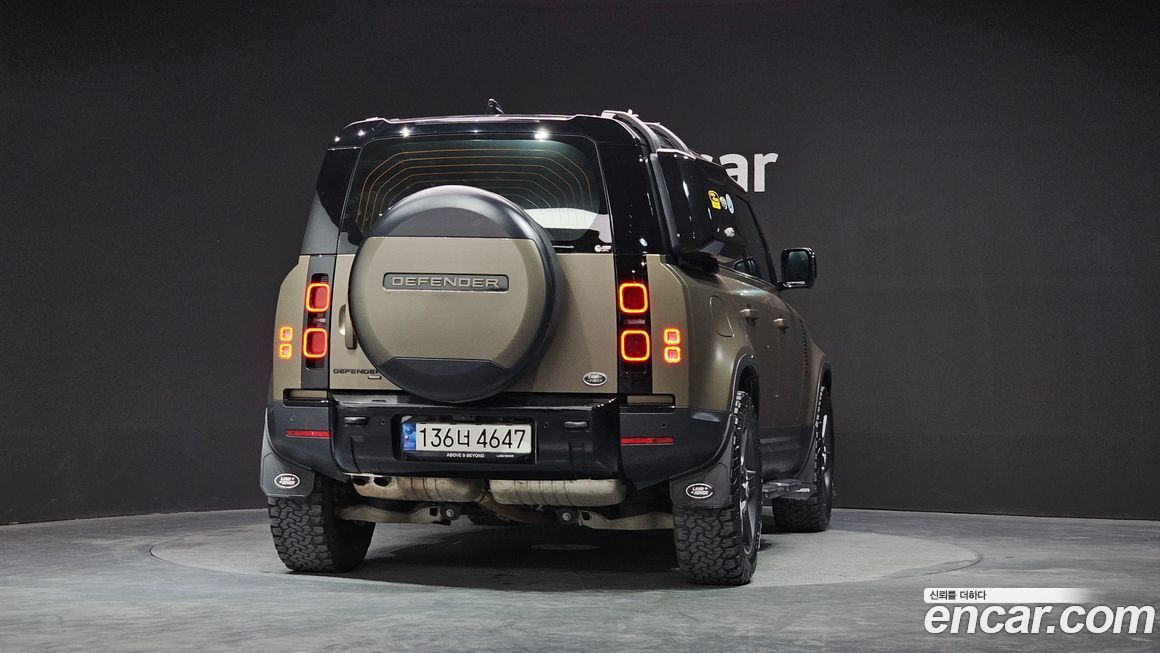 Land Rover Defender 2022