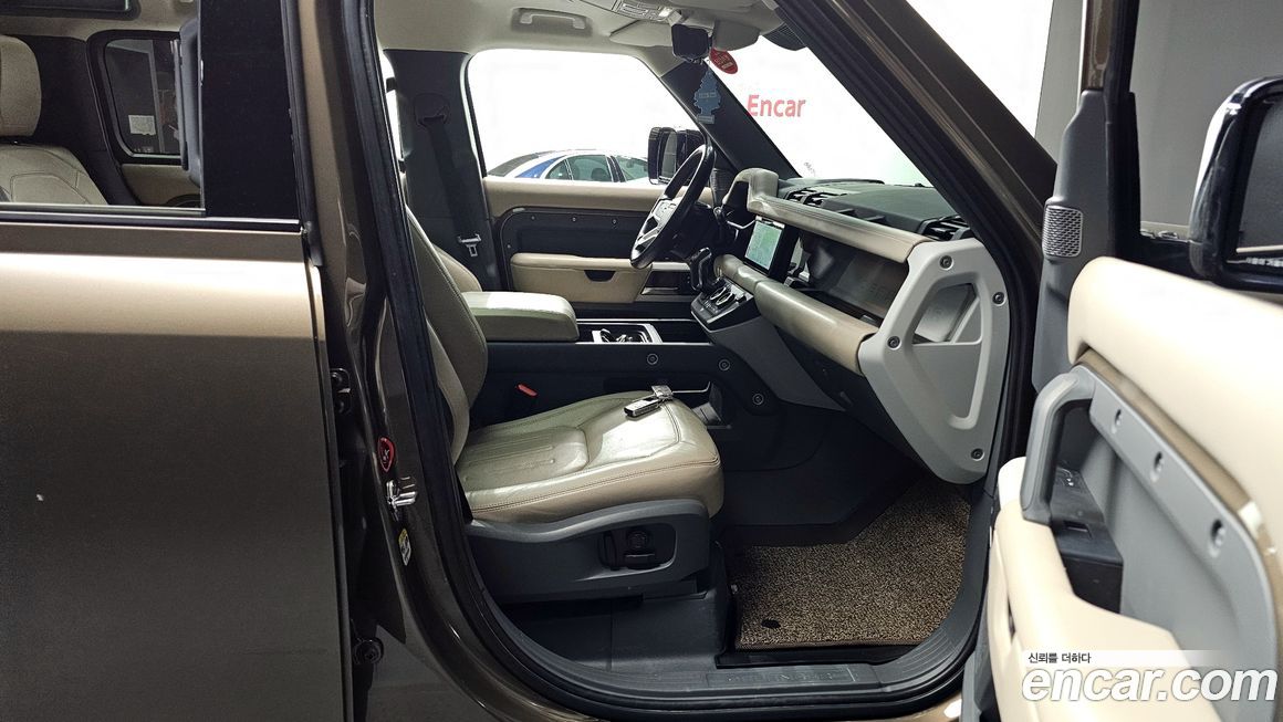 Land Rover Defender 2022