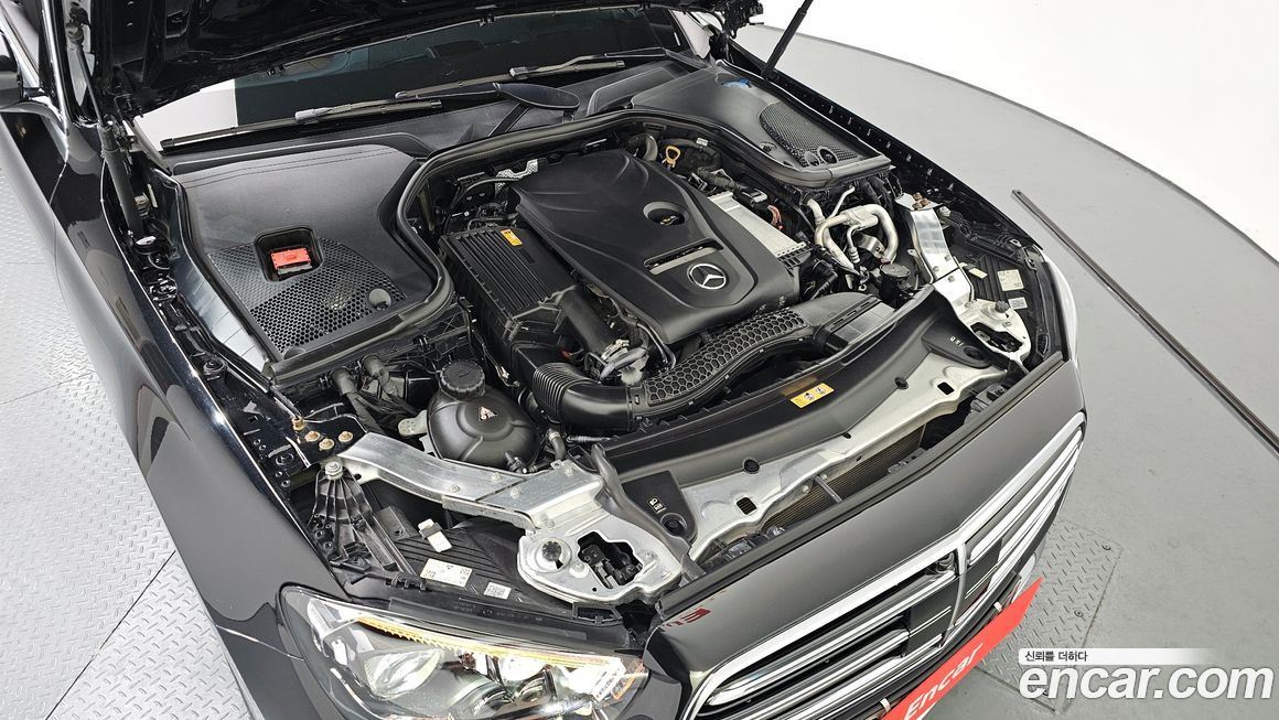 Mercedes-Benz E-Class 2022