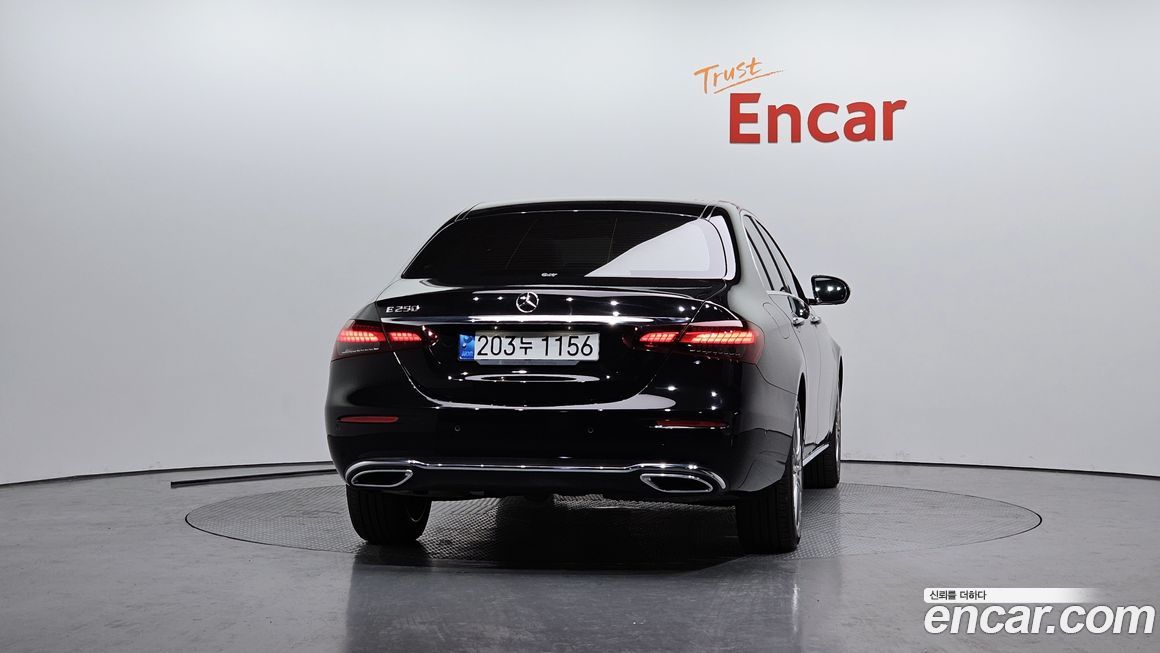 Mercedes-Benz E-Class 2022