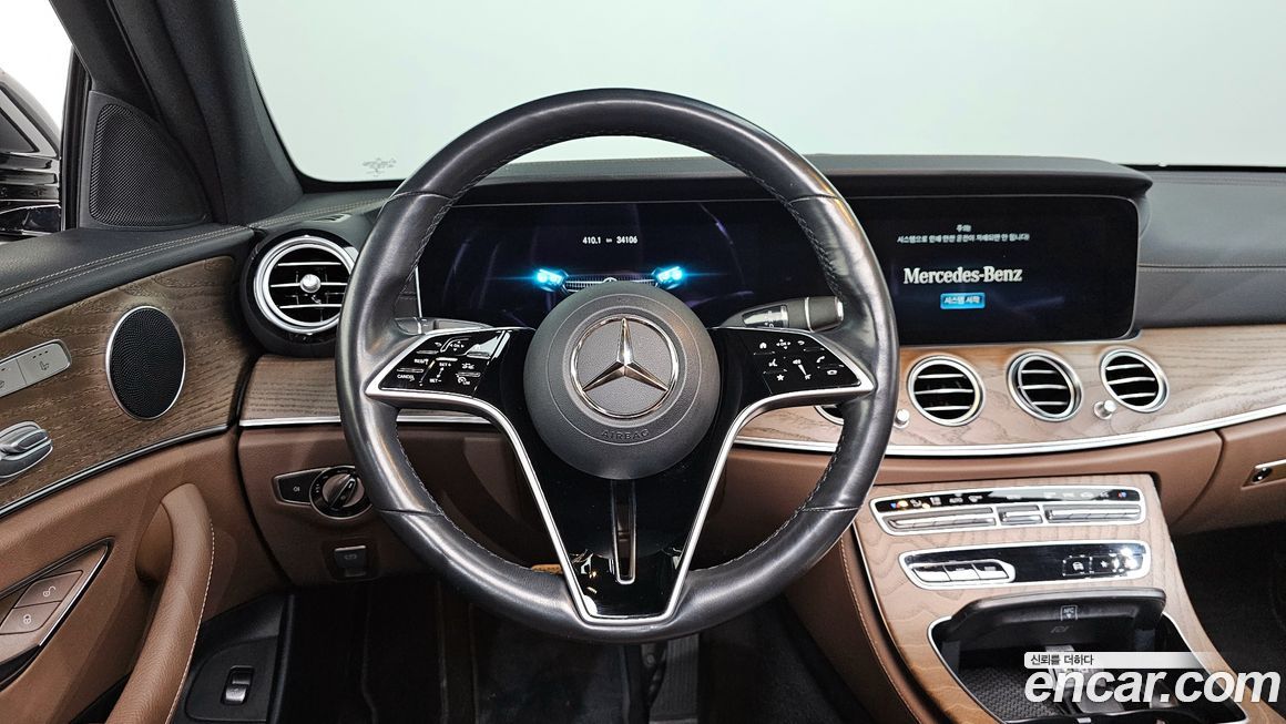 Mercedes-Benz E-Class 2022