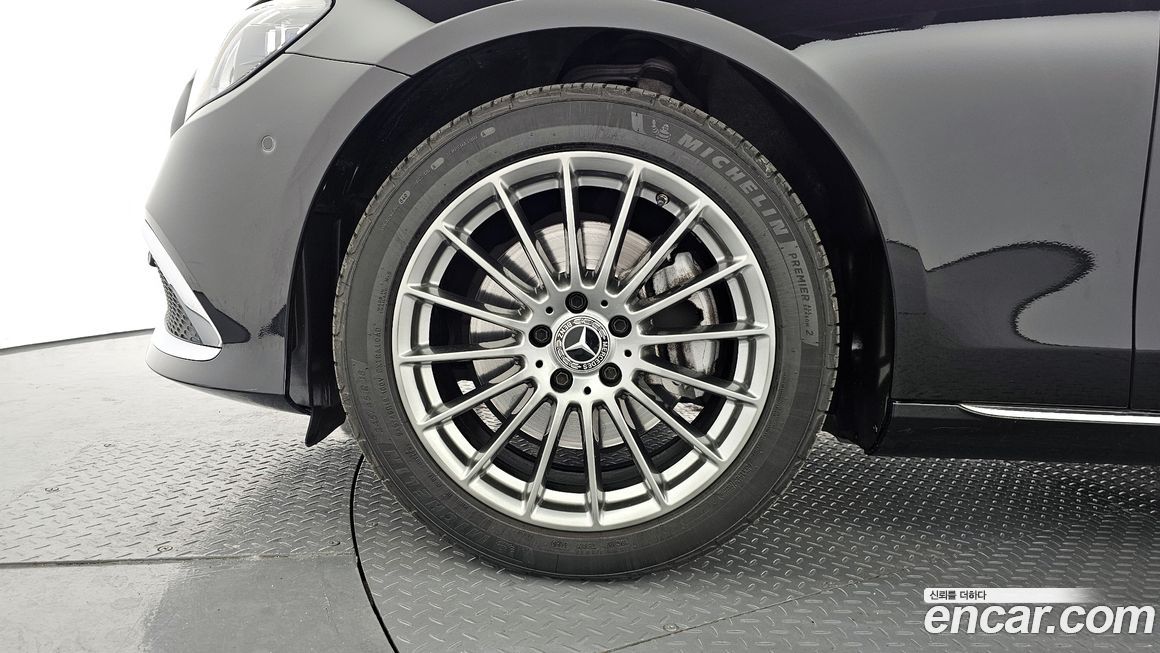 Mercedes-Benz E-Class 2022