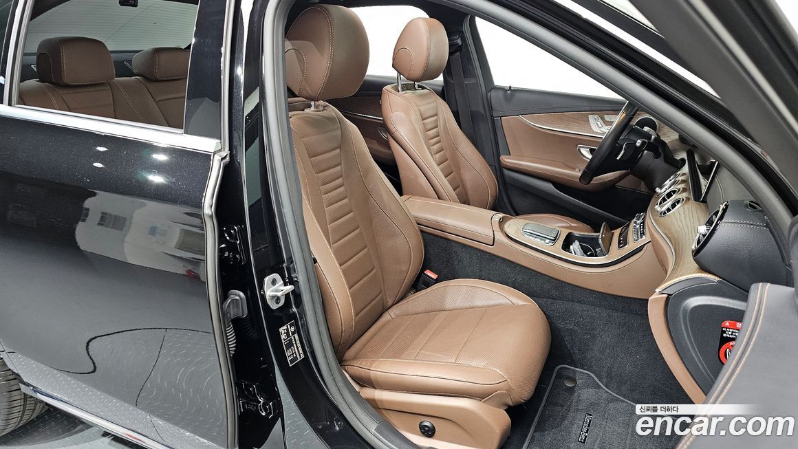 Mercedes-Benz E-Class 2022