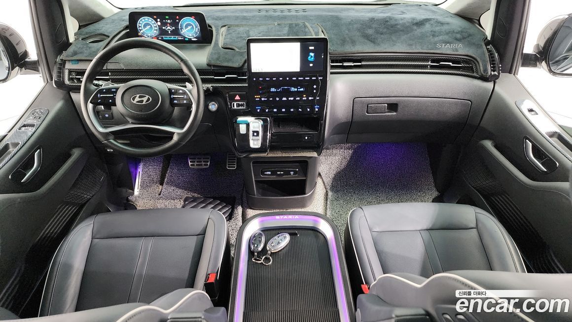 Hyundai Staria 2025