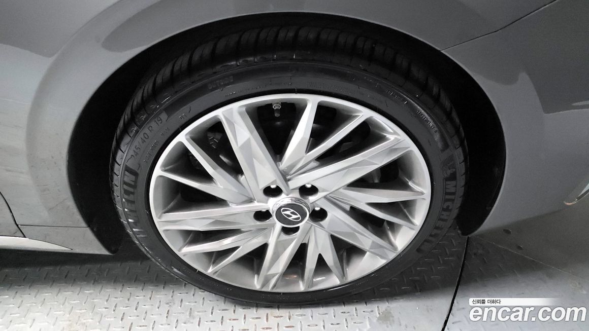 Hyundai Grandeur 2020