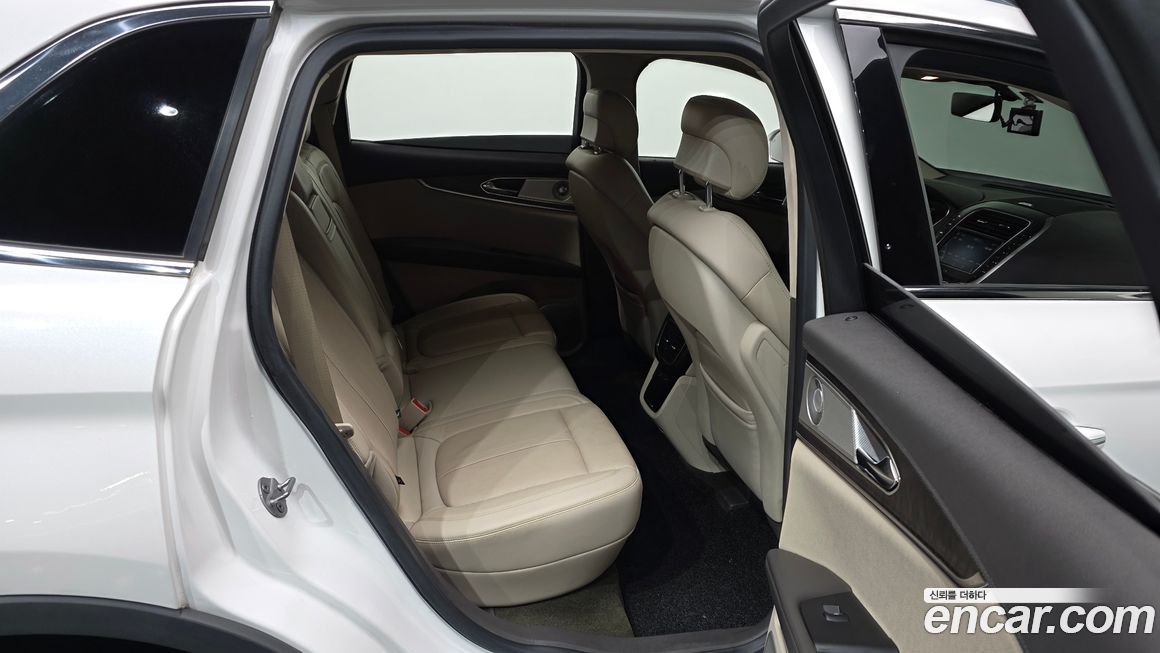 Lincoln Nautilus 2020