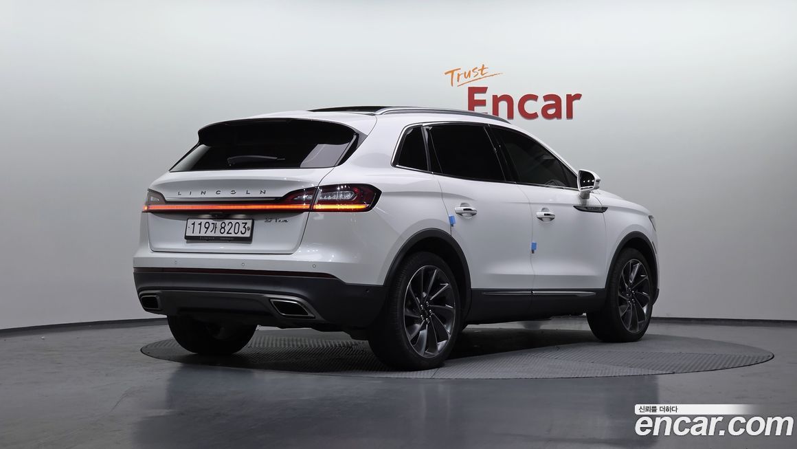 Lincoln Nautilus 2020