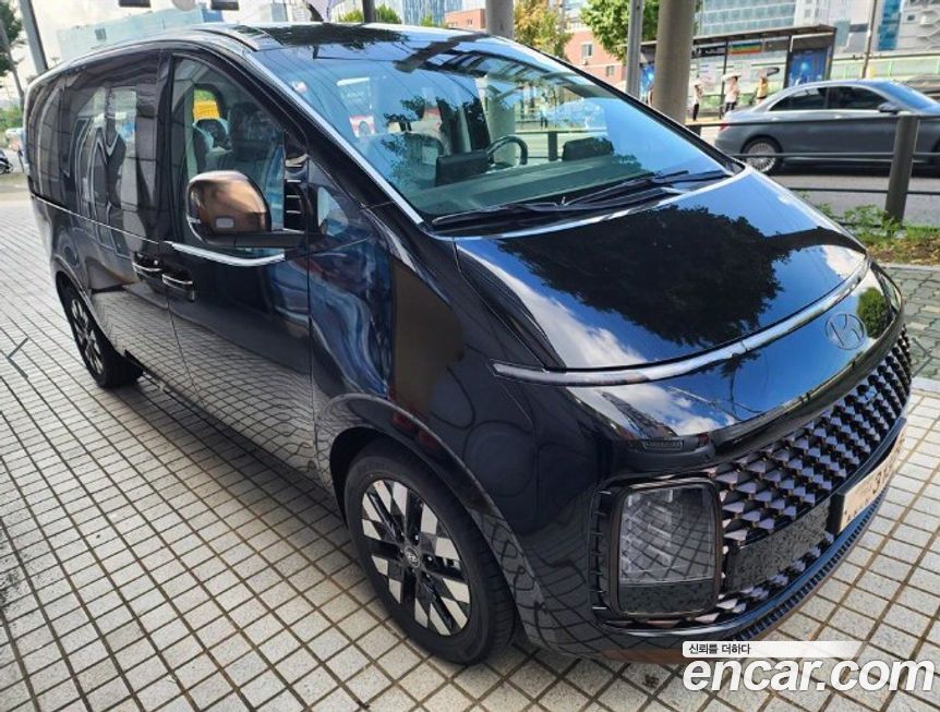 Hyundai Staria 2025