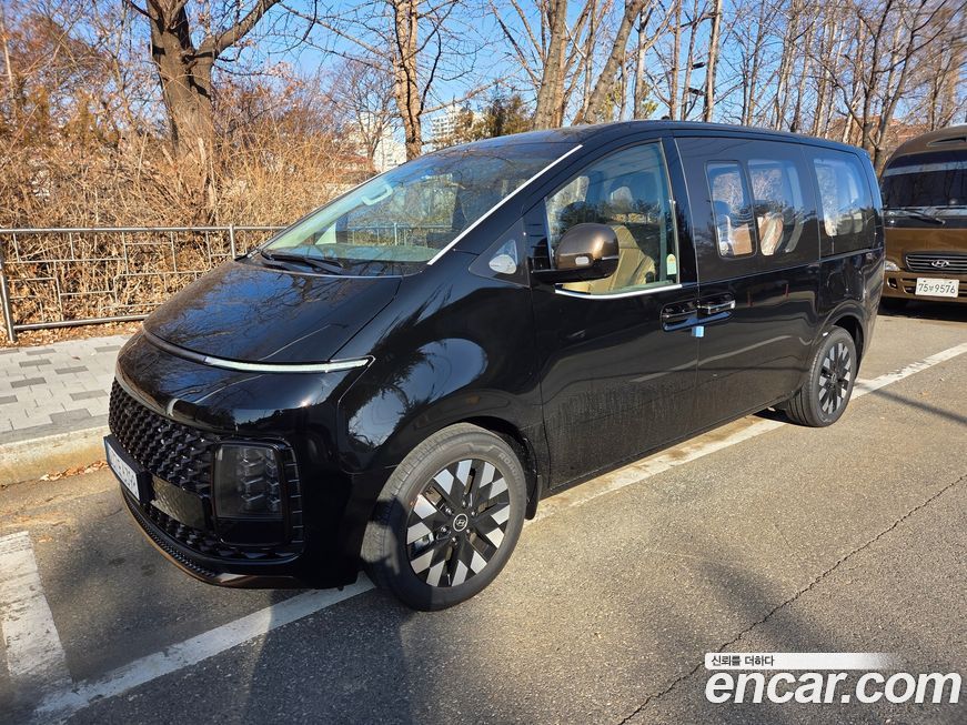 Hyundai Staria 2025