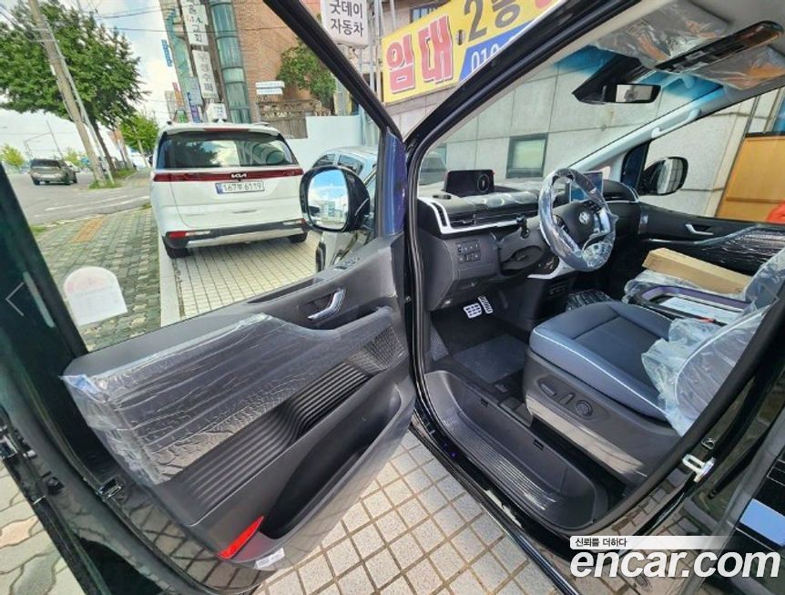 Hyundai Staria 2025