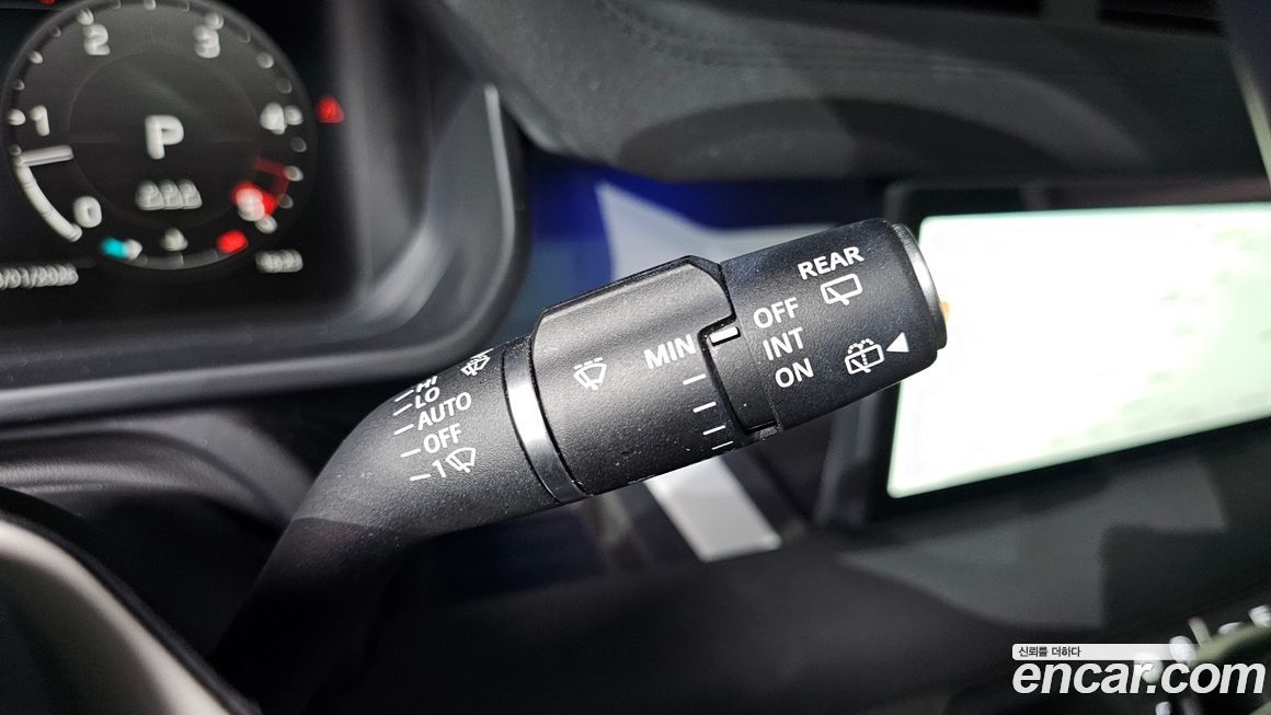 Land Rover Defender 2023