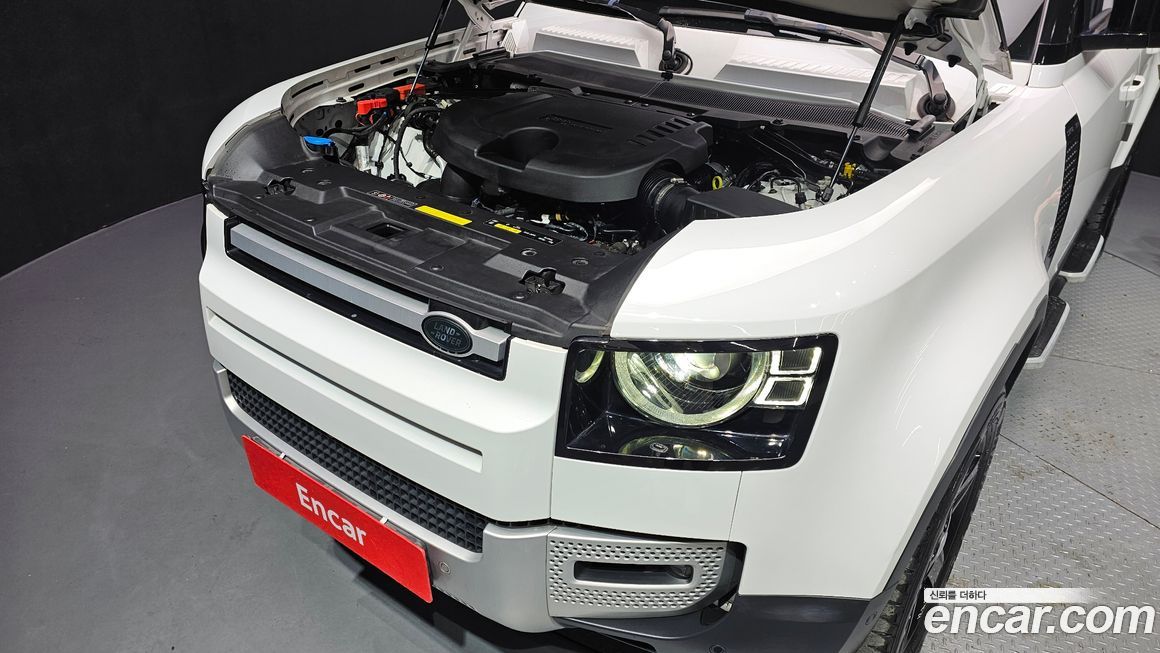 Land Rover Defender 2023