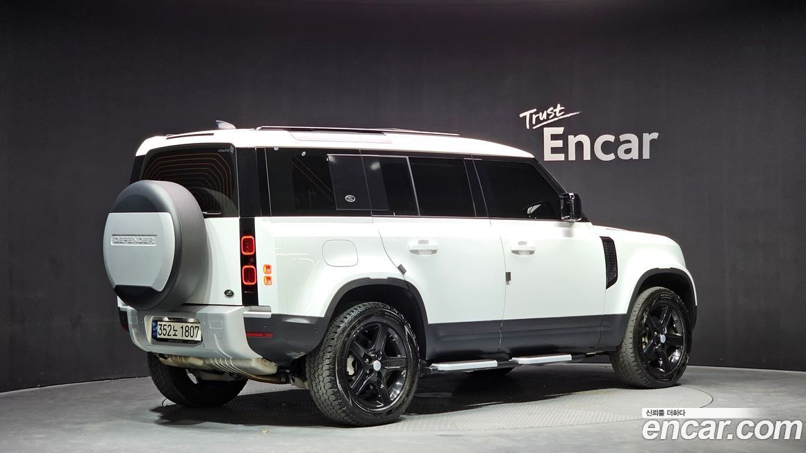 Land Rover Defender 2023