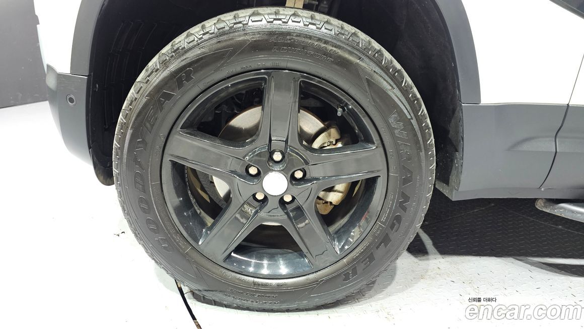 Land Rover Defender 2023