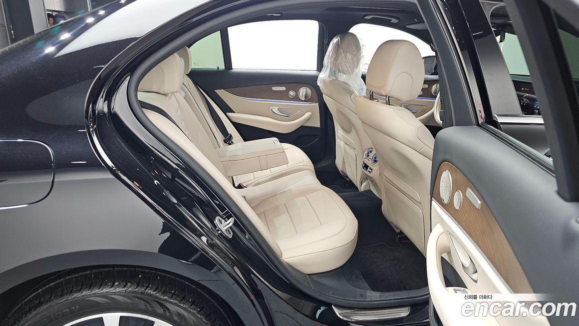 Mercedes-Benz E-Class 2021