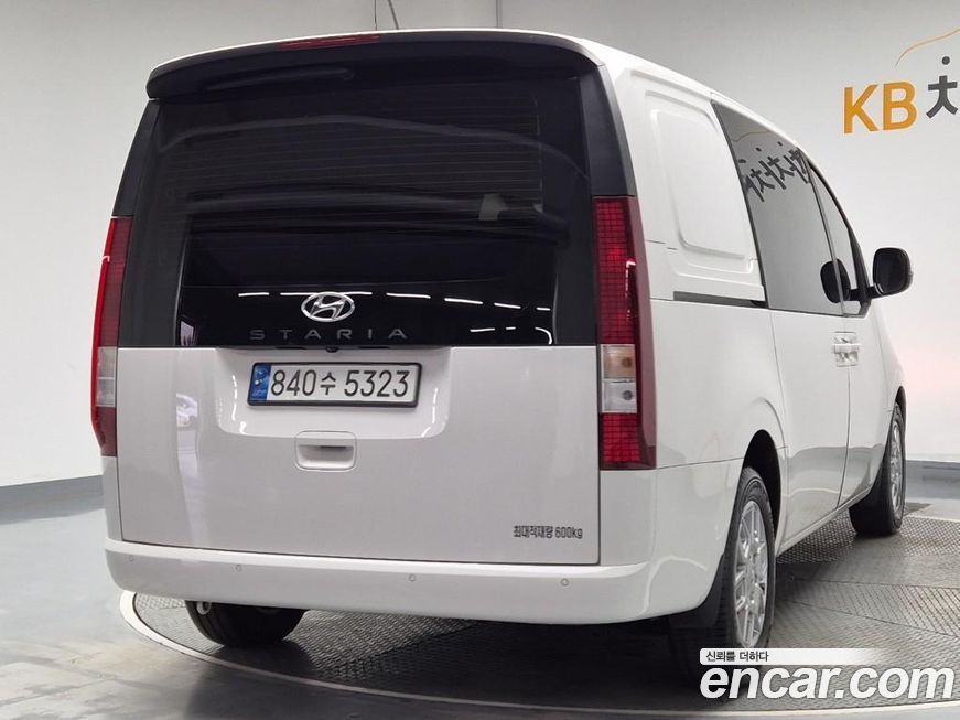 Hyundai Staria 2022