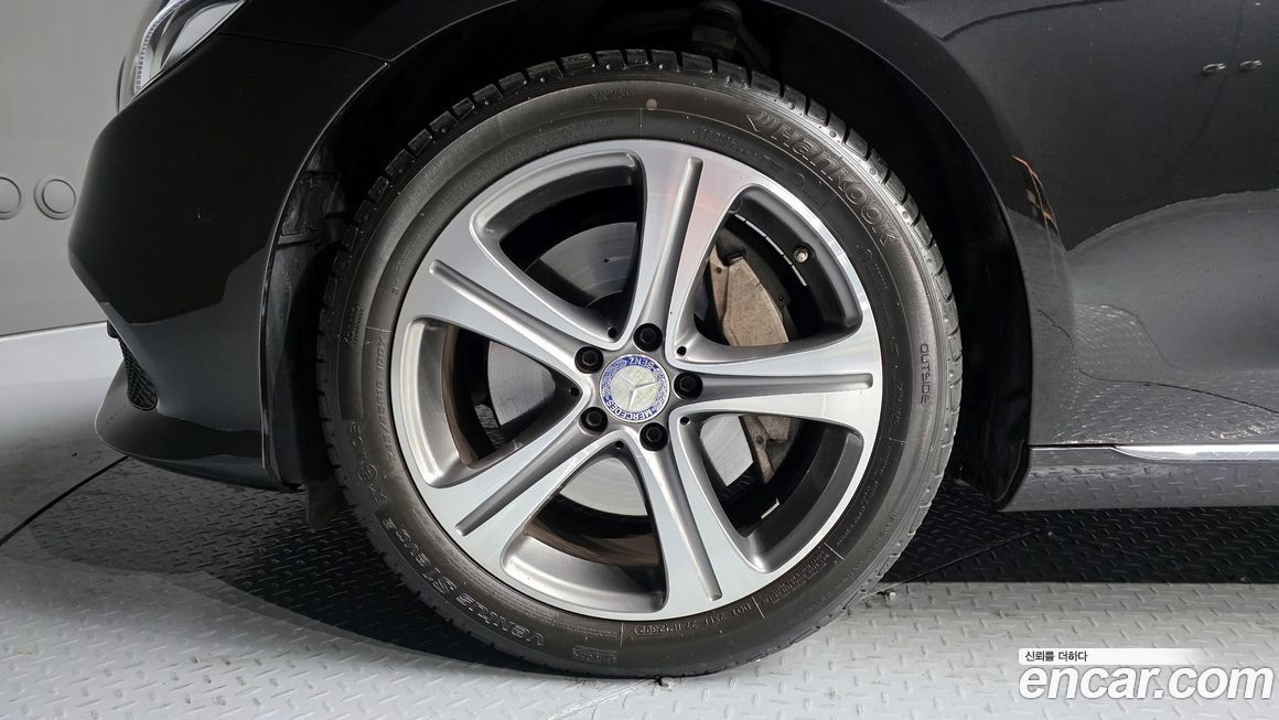 Mercedes-Benz E-Class 2017