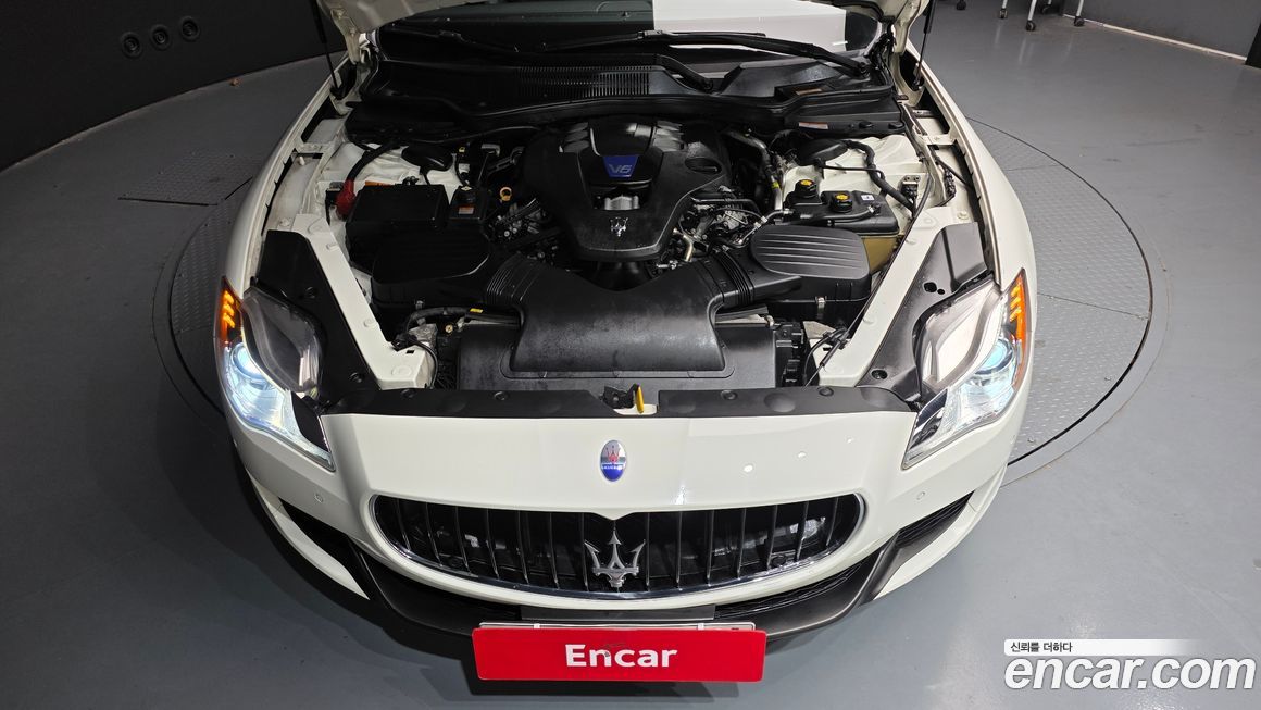 Maserati Quattroporte 2014