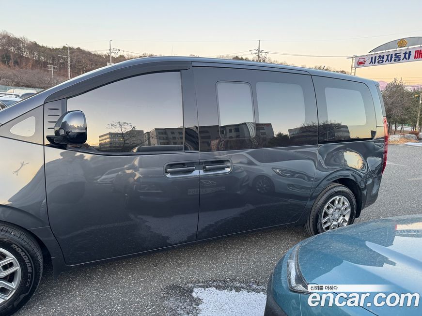Hyundai Staria 2022