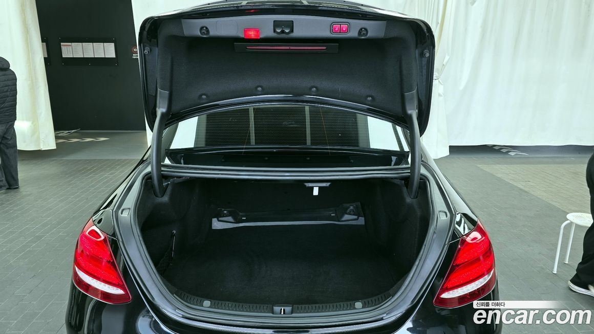 Mercedes-Benz E-Class 2018