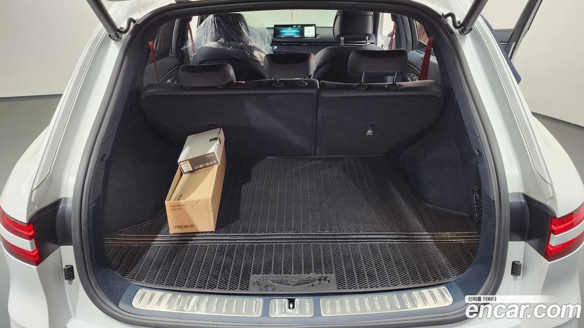 Genesis GV70 2024