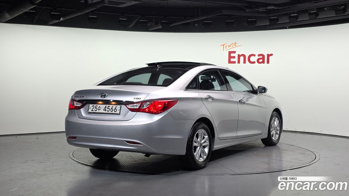 Hyundai Sonata 2010