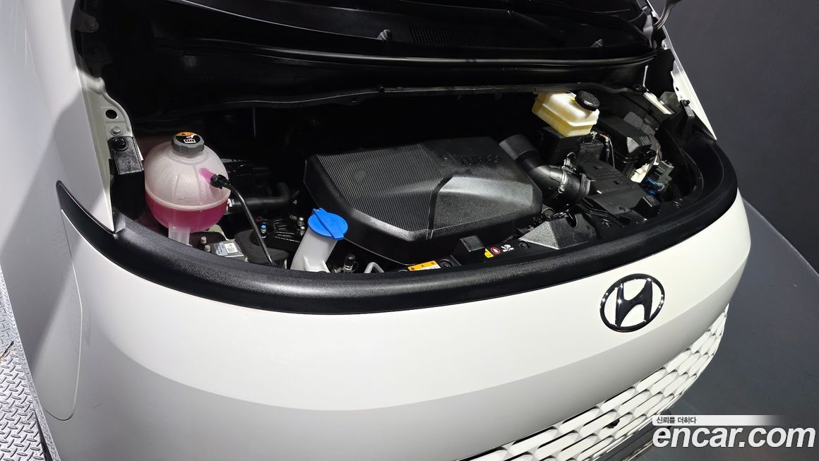 Hyundai Staria 2023