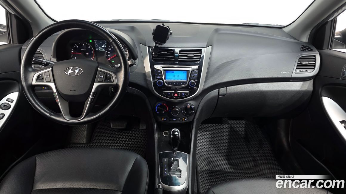 Hyundai Accent 2015