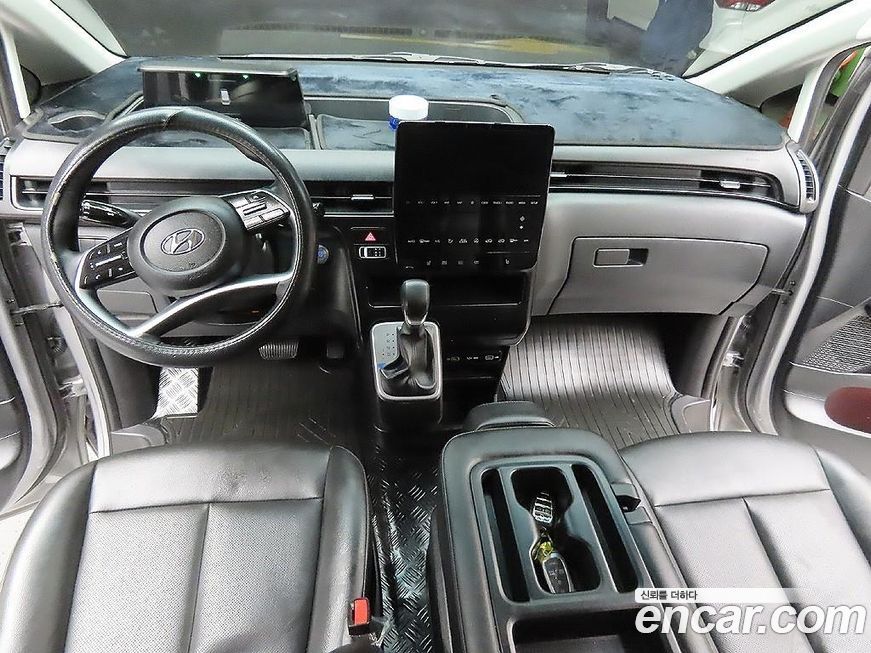 Hyundai Staria 2024