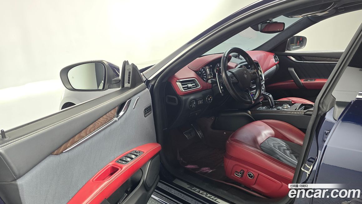 Maserati Ghibli 2021