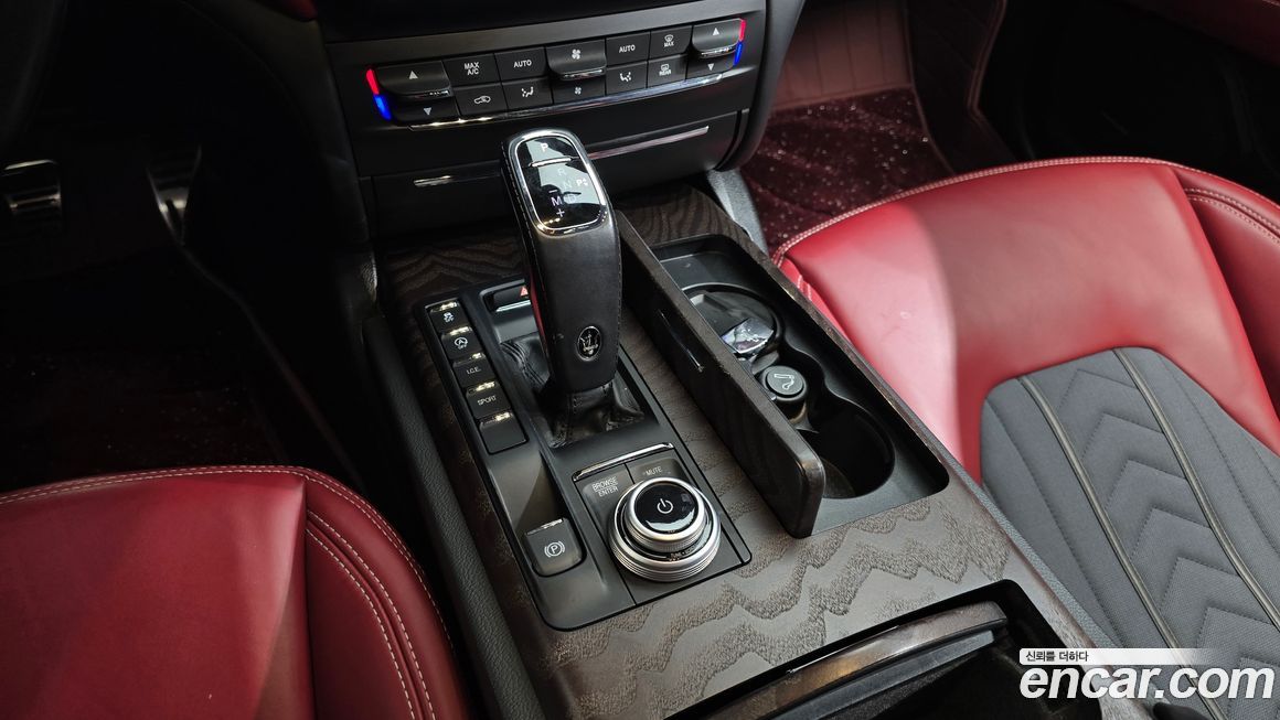 Maserati Ghibli 2021