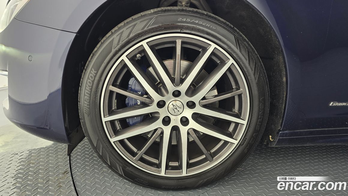 Maserati Ghibli 2021