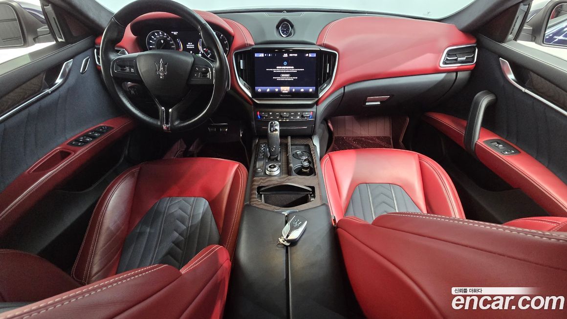 Maserati Ghibli 2021