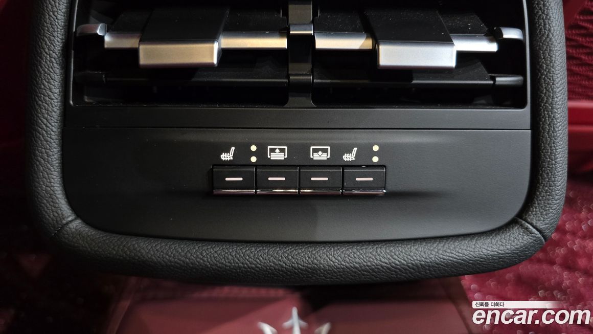 Maserati Ghibli 2021