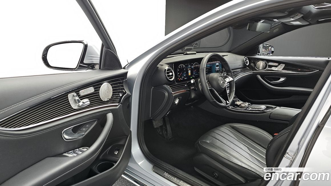 Mercedes-Benz E-Class 2023