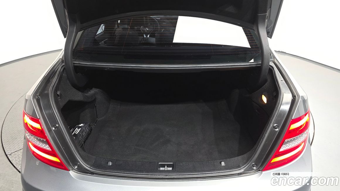 Mercedes-Benz C-Class 2012