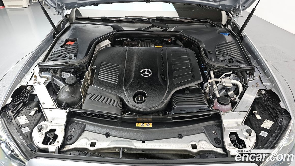 Mercedes-Benz E-Class 2023