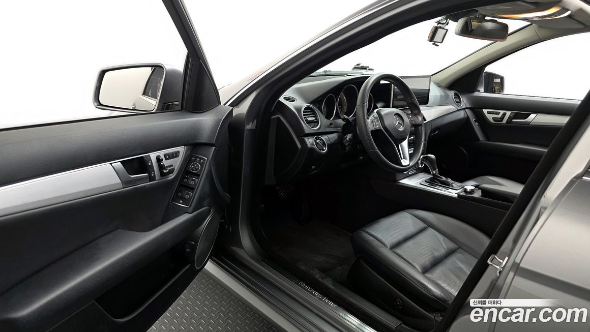 Mercedes-Benz C-Class 2012