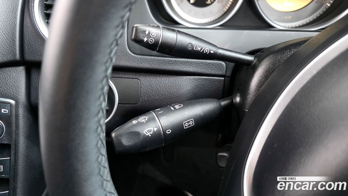 Mercedes-Benz C-Class 2012