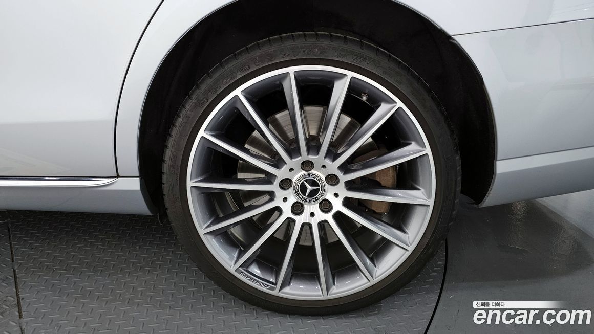 Mercedes-Benz E-Class 2023